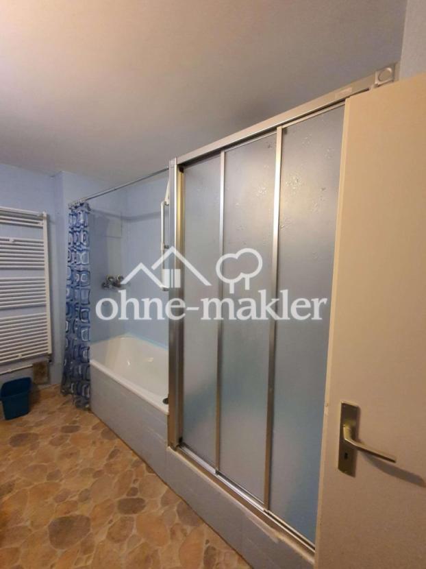 Badewanne noch mit Wanne