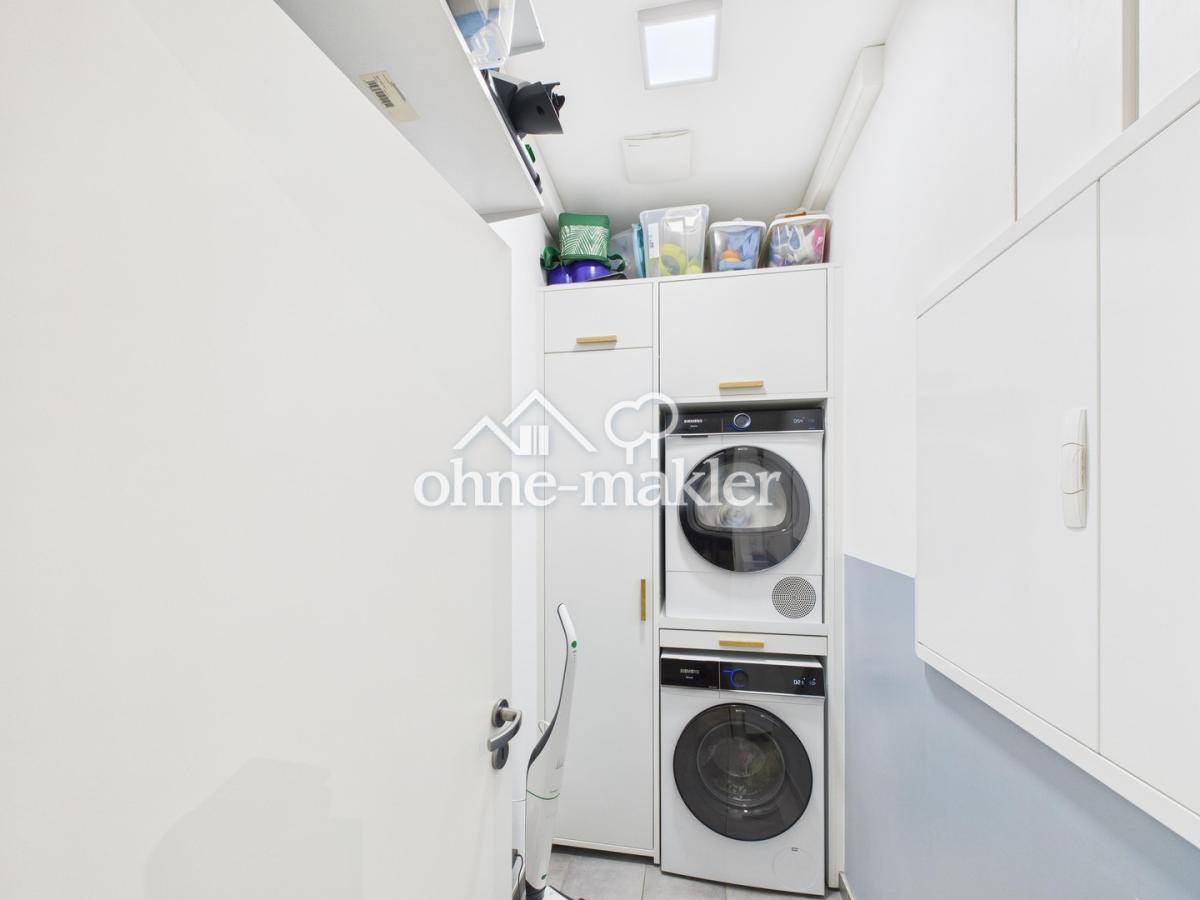 HWR mit Einbauschrank (1.OG)