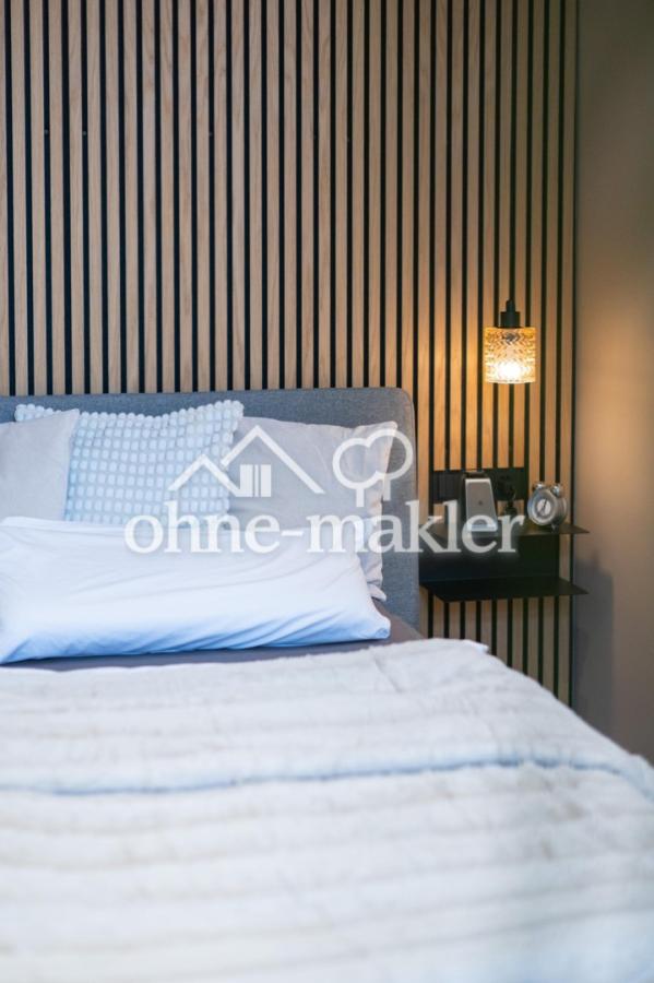 Schlafzimmer (1. OG)