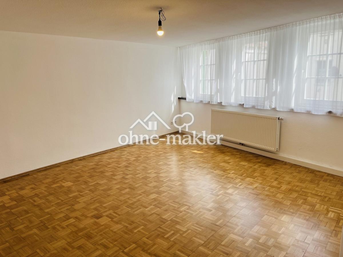 1. Zimmer mit Holzboden