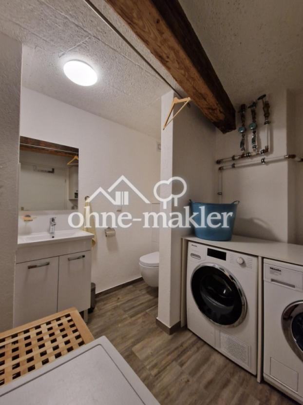 Gästebad mit Waschmaschine