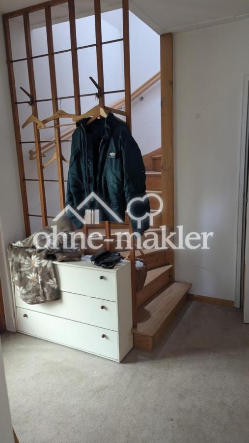 EG Treppenaufgang ins OG