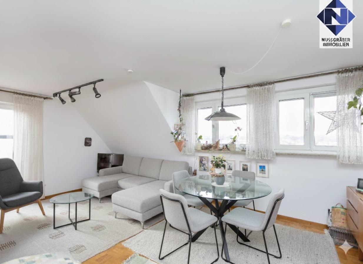 virtuell möbliert (KI-gestützt)