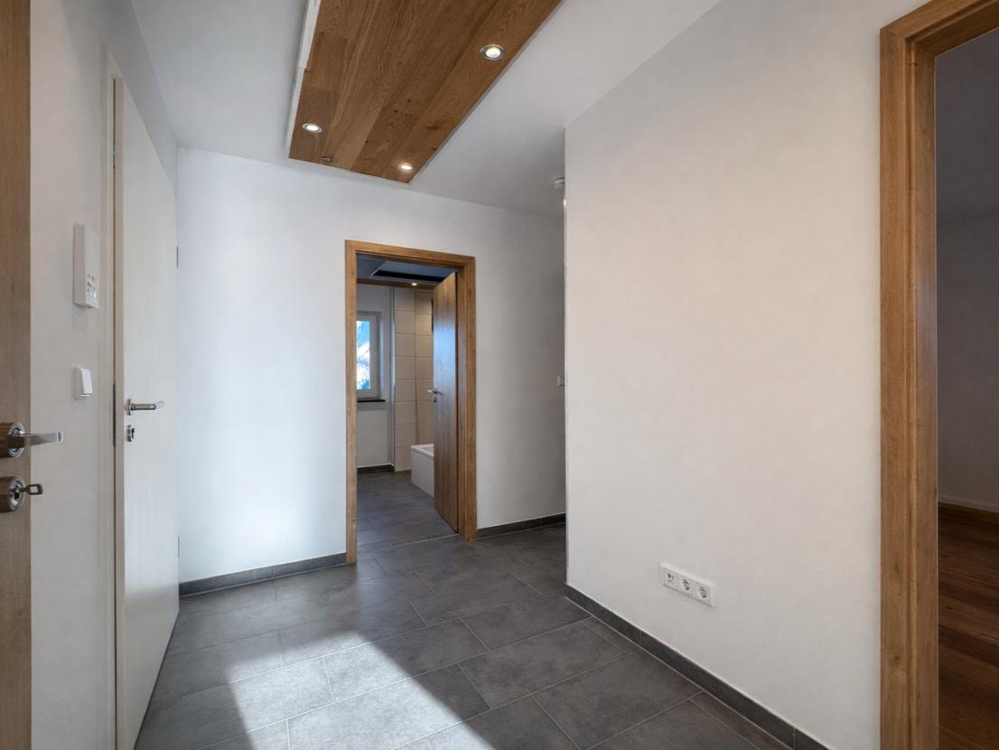 Flur Blick Badezimmer