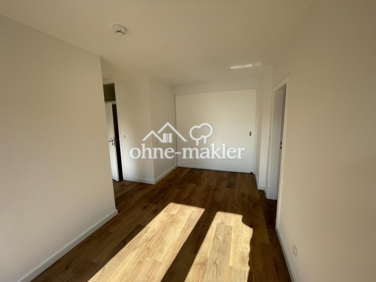 Geschlossener Schiebetür z. WZ