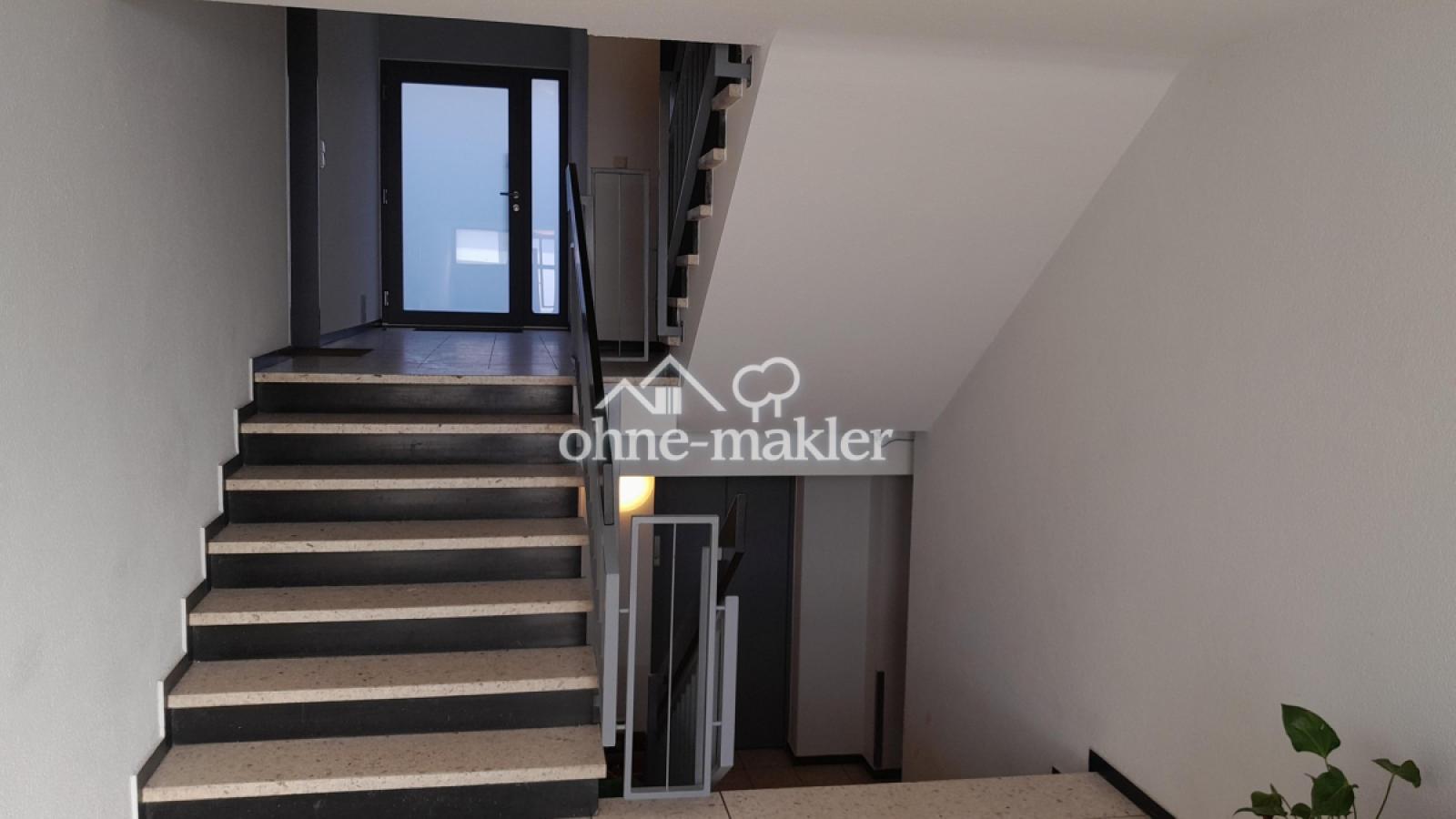 Treppenhaus/Ein/Ausgang hinten