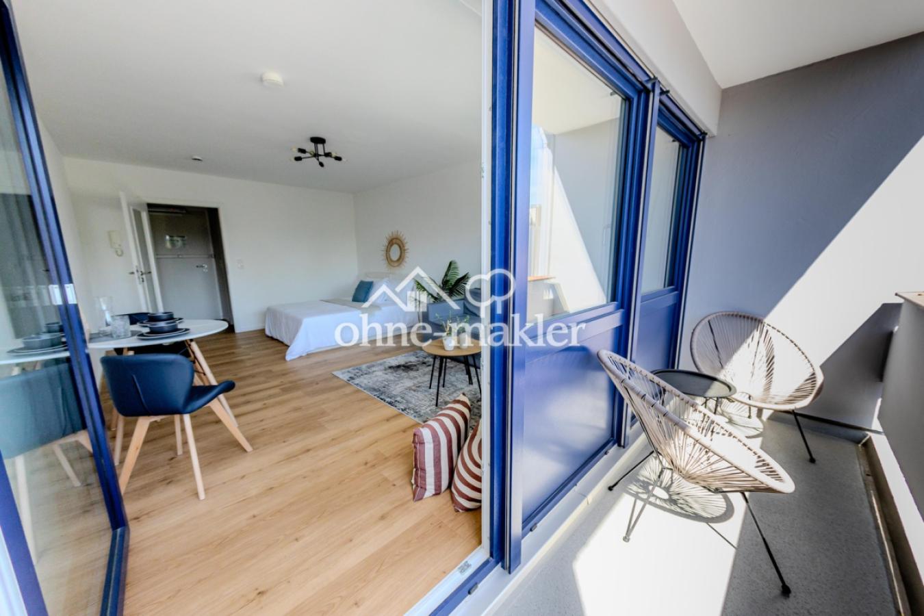 Balkon - Blick in die Wohnung