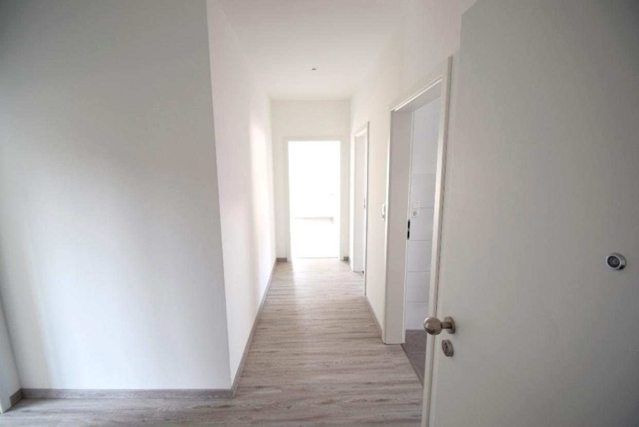 Wohnungseingang mit ausreichend Stellfläche für Garderobe