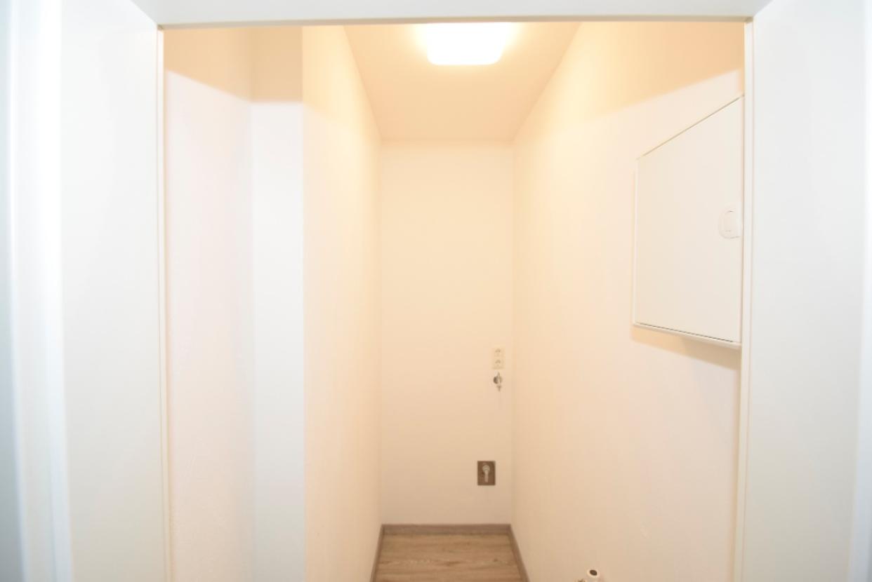 Abstellraum mit WM-Anschluss