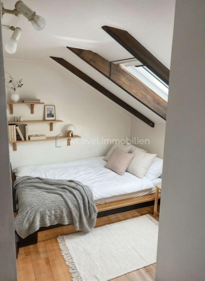 DG Schlafzimmer Ost - (KI optimiert)