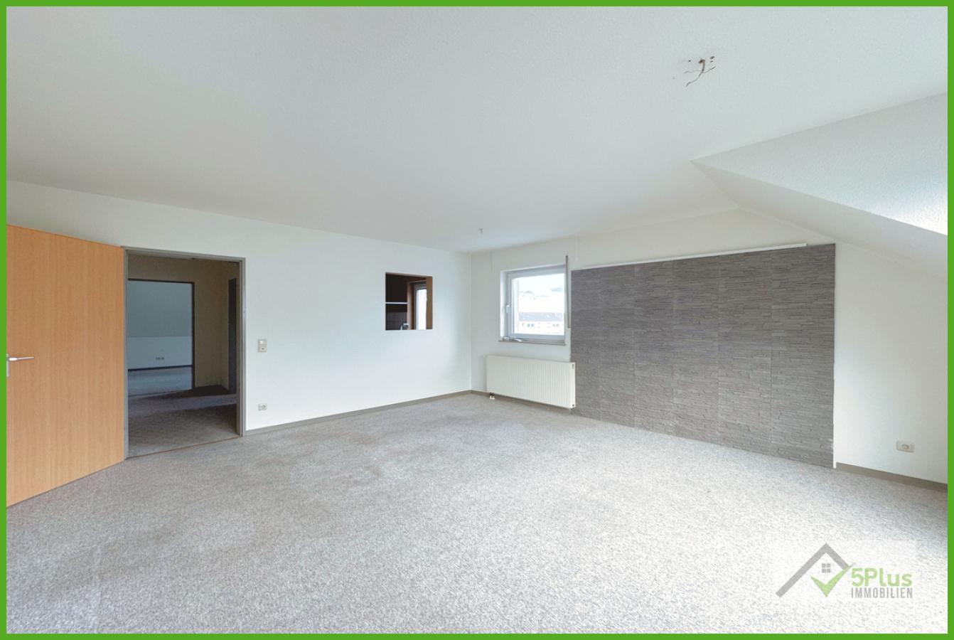 5Plus Immo Wohnung zur Miete Eschweiler/Weisweiler Wohnzimmer