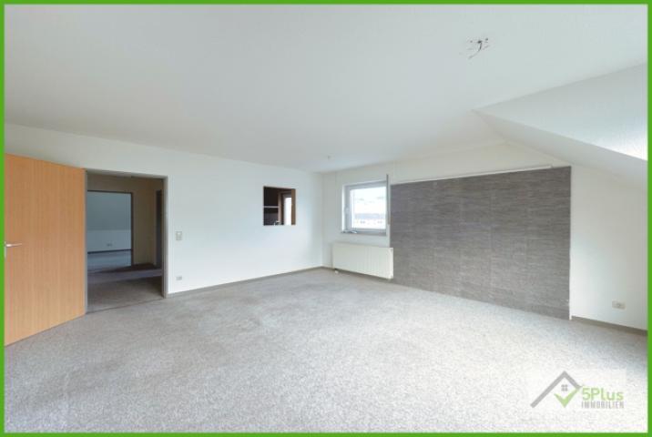 5Plus Immo Wohnung zur Miete Eschweiler/Weisweiler Wohnzimmer