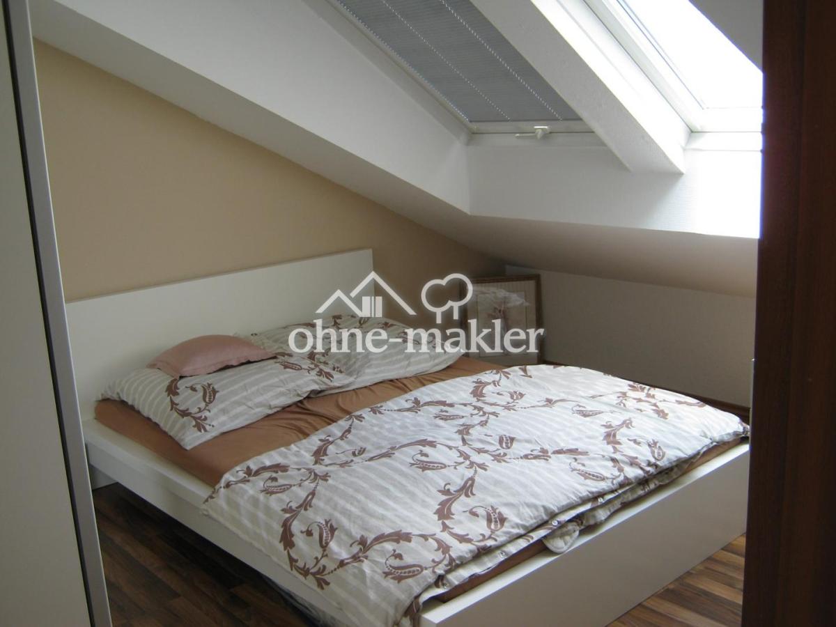 Schlafzimmer möbliert