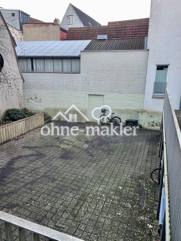 Kfz-Stellplatz Innenhof