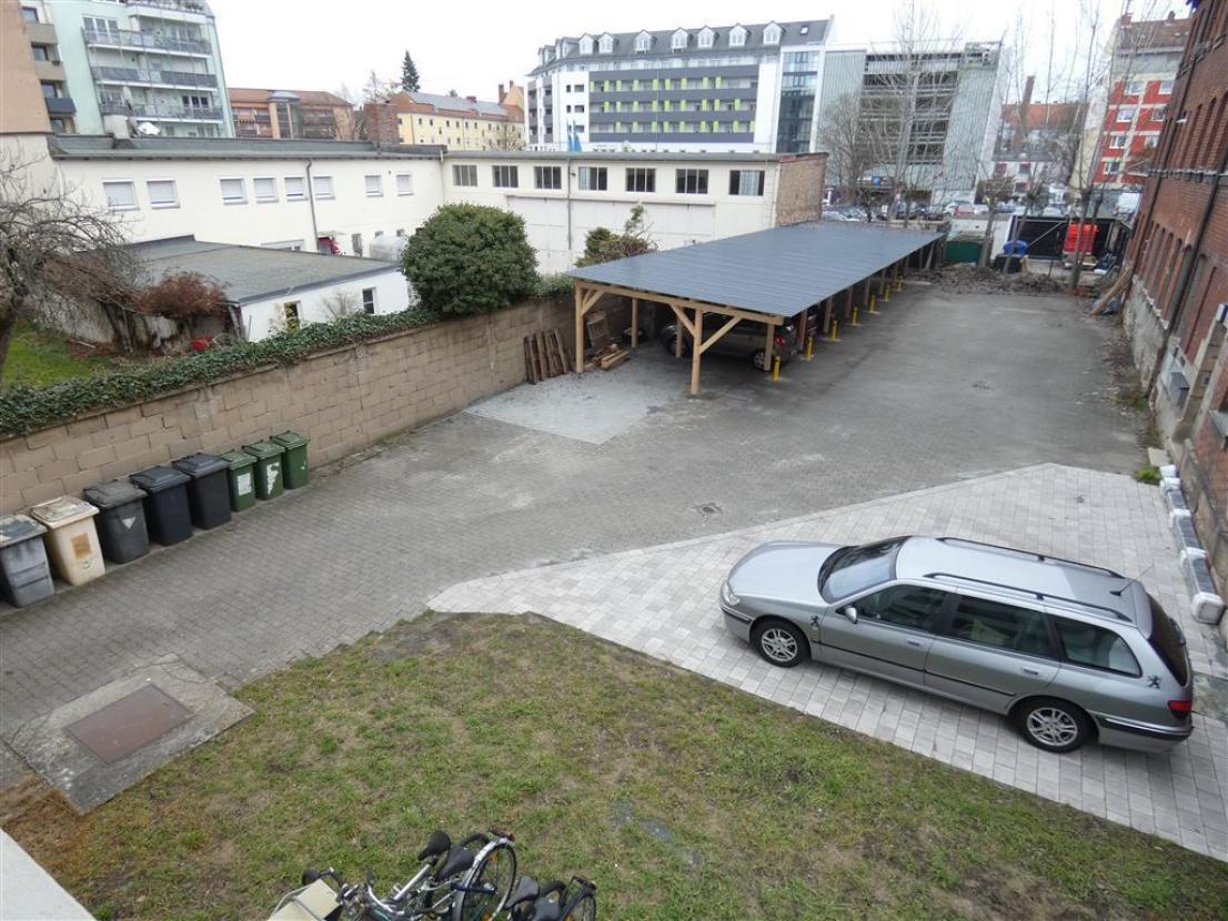 optionale Stellplätze im Hof