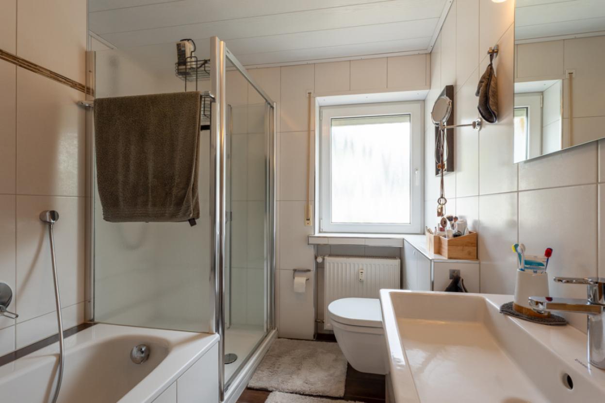 Badezimmer im Erdgeschoss