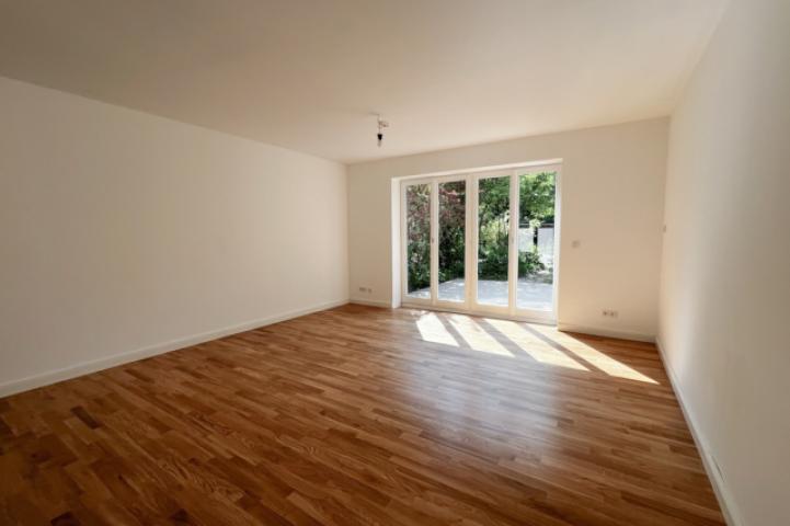 Wohnzimmerfenster zum Garten