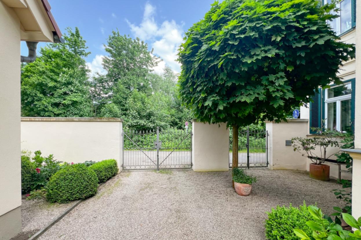 Gemeinschaftliche Toreinfahrt