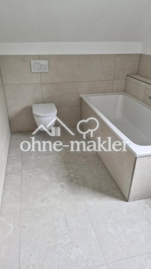 Badezimmer 1 mit Badewanne