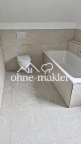 Badezimmer 1 mit Badewanne