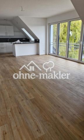 Blick Esszimmer Parkett