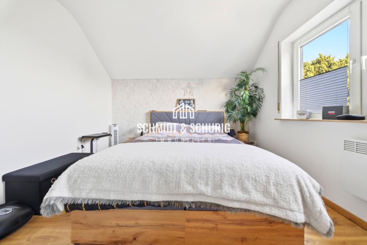 Schlafzimmer / Dachgeschoss