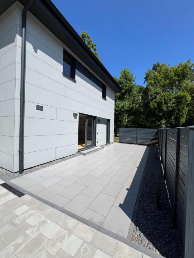 hochwertige Terrasse in West-Ausrichtung