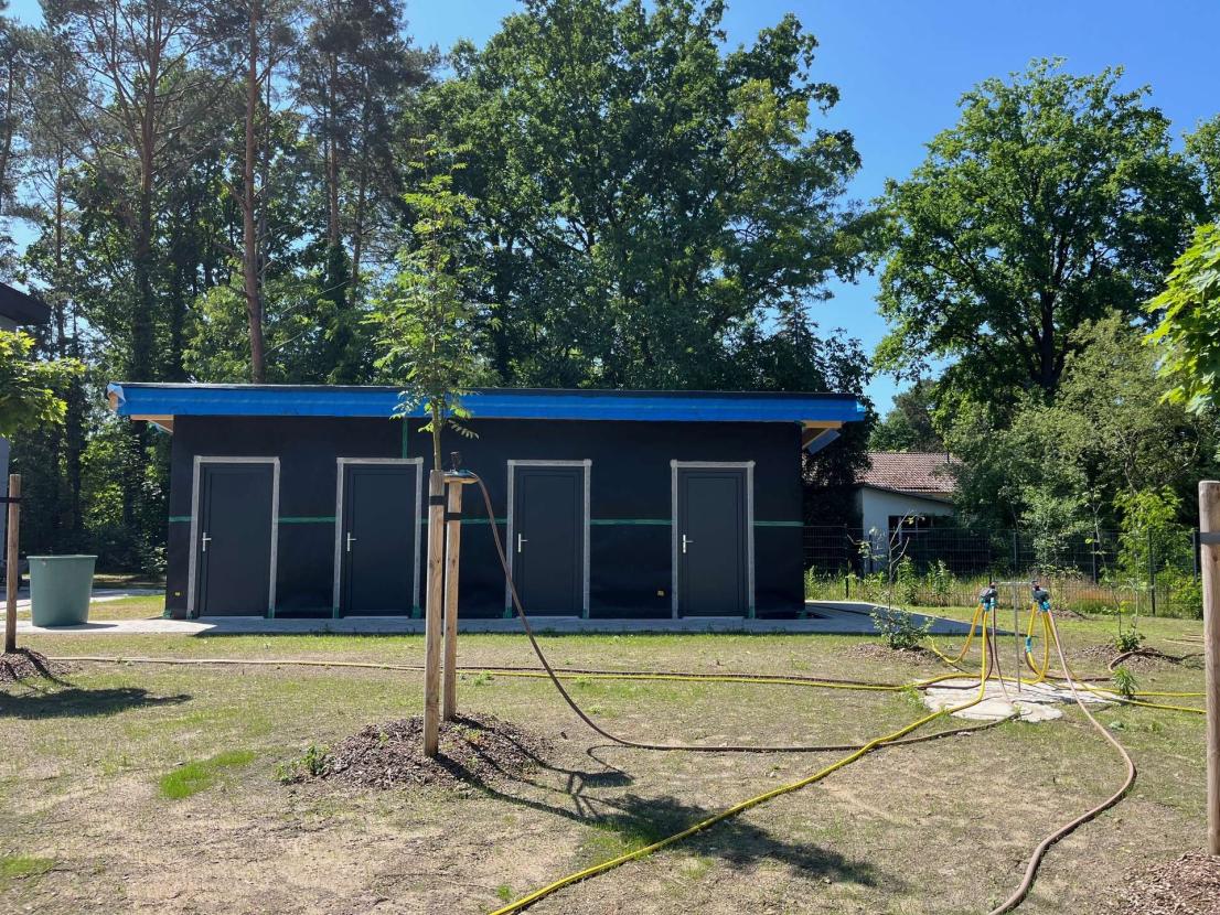 separater Abstellraum im hinteren Grundstücksteil