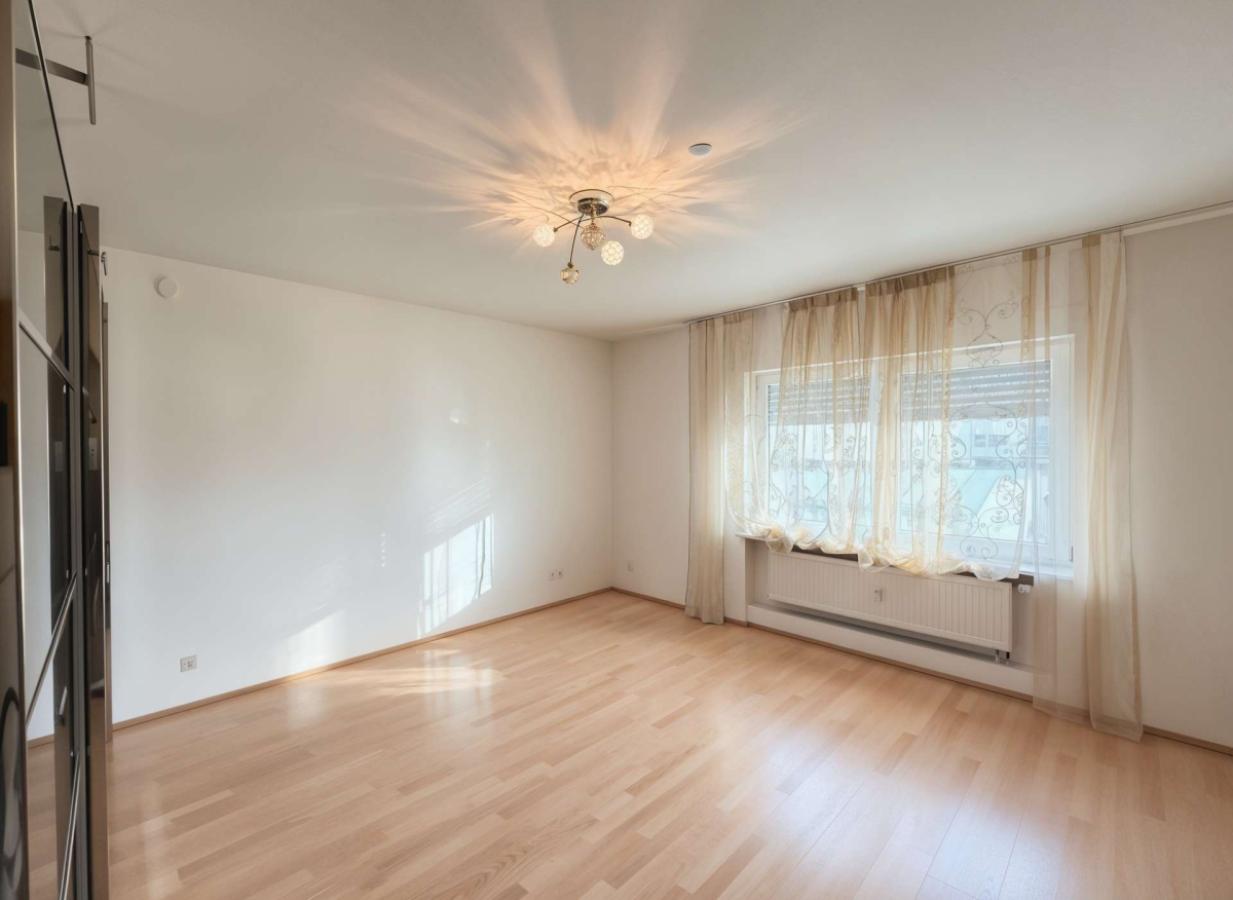 Schlafen 2 / Büro 1. OG - (KI generiert)