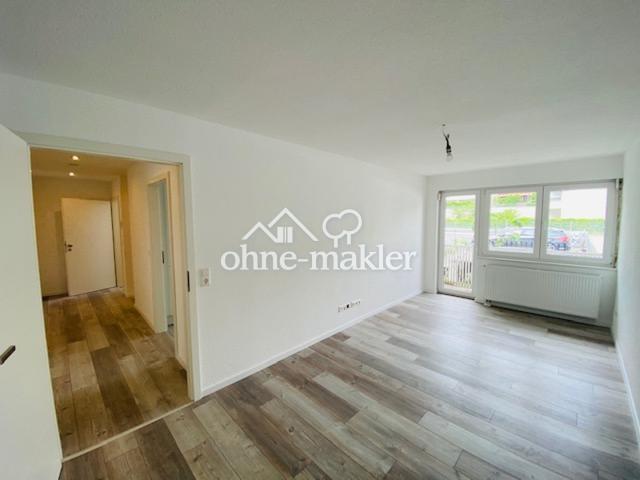 Wohnzimmer mit Balkon