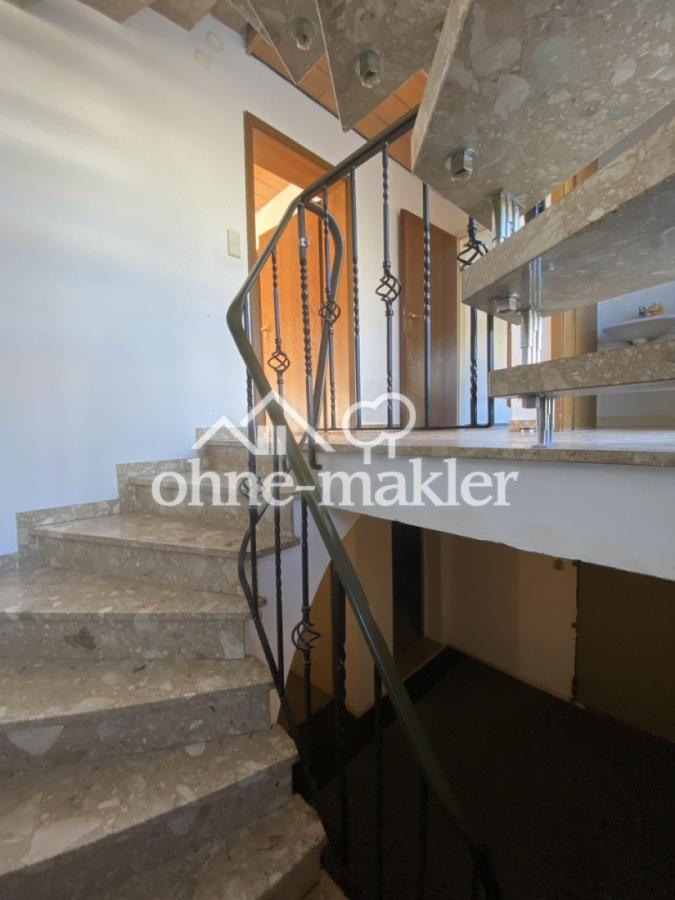 Treppenhaus in Ri. EG