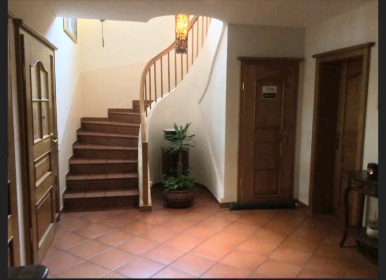 offene Treppe ins OG