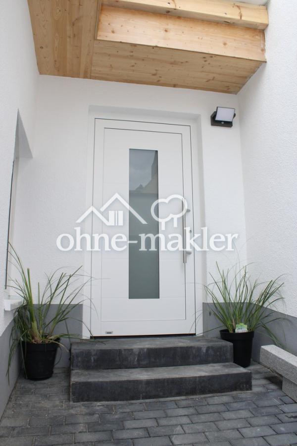 Eingangshof mit Haustür