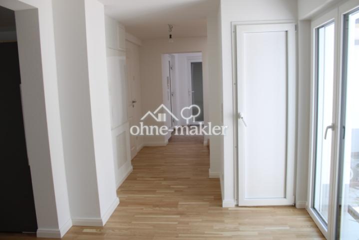 Flur zum Bad und Eingang