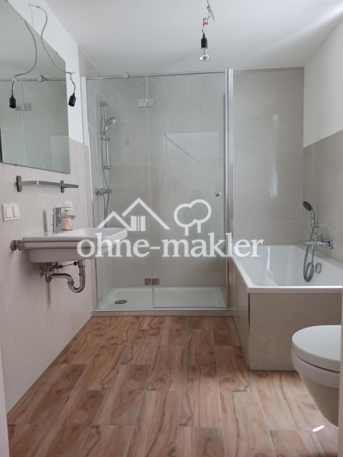 Großes Badezimmer Erdgeschoss