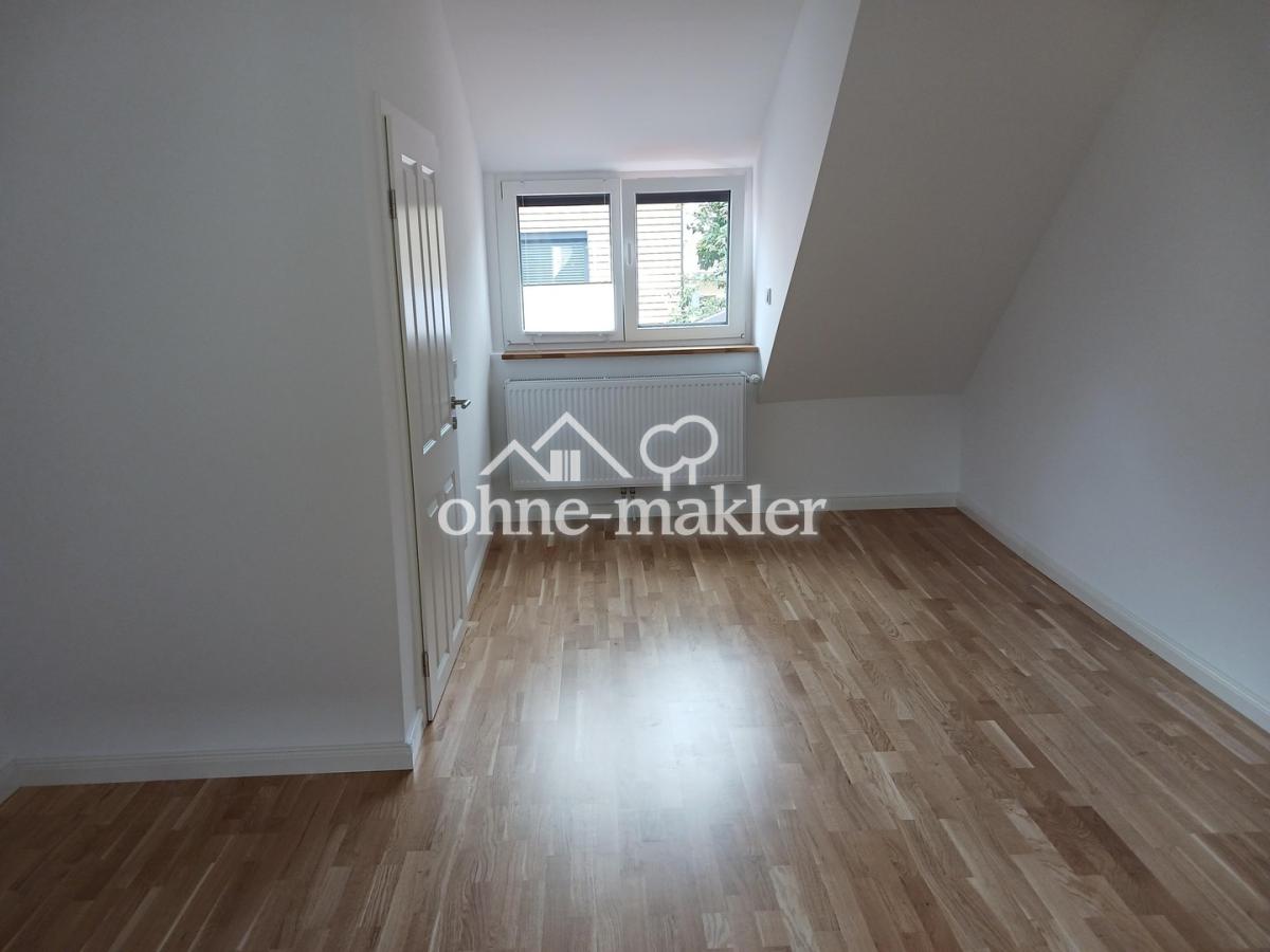 Großes Zimmer Dachgeschoss