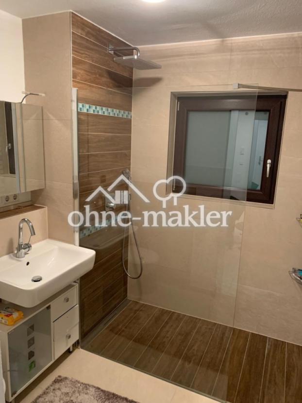 Bad + begehbare Dusche 