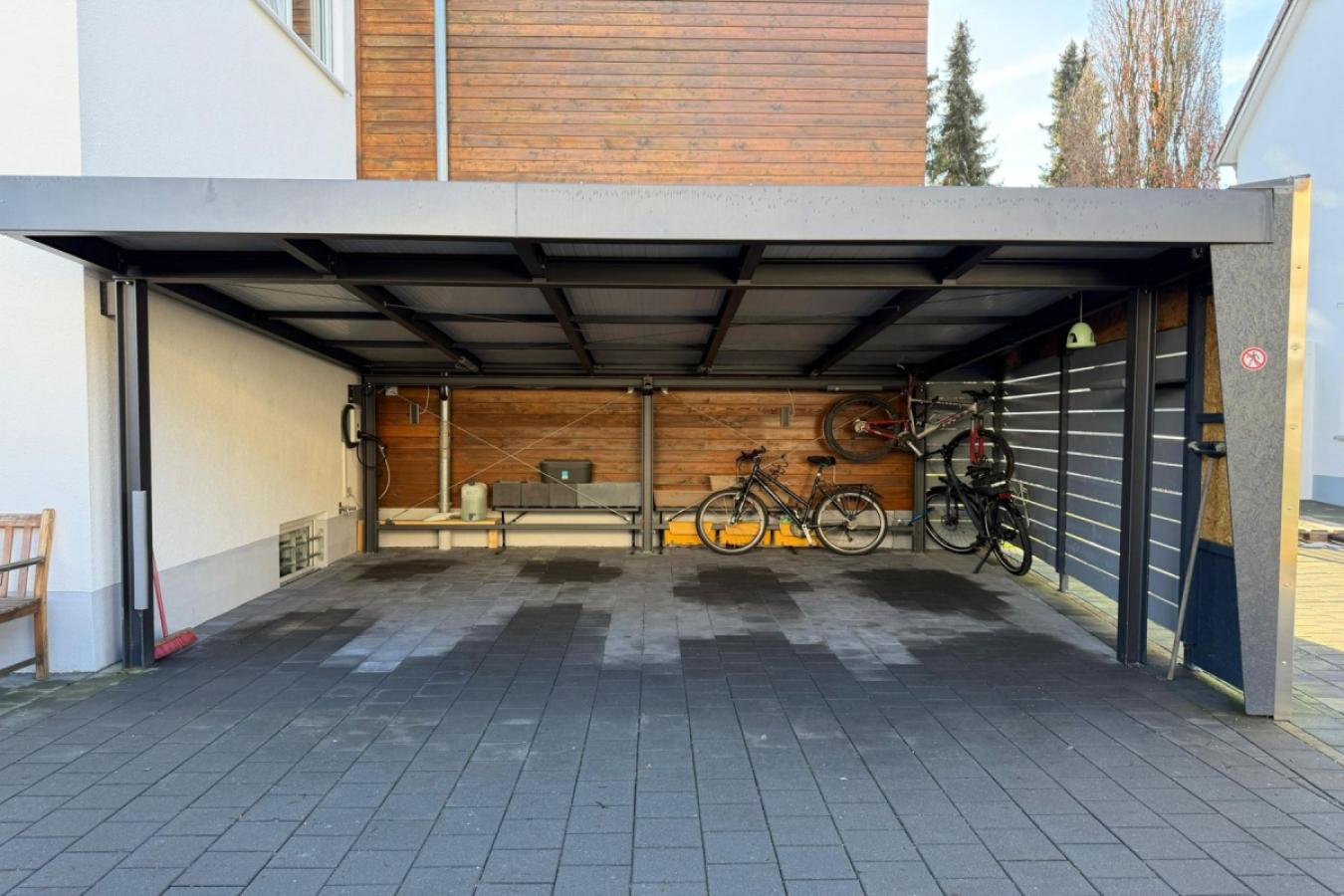 Doppelcarport mit E-Wallbox