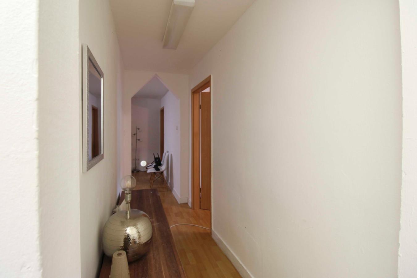 Flur 2 OG links Hinterhaus