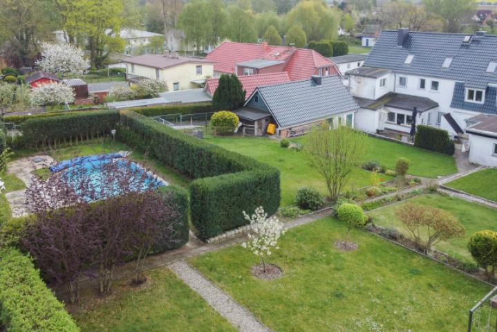 Nicht einsehbarer Pool