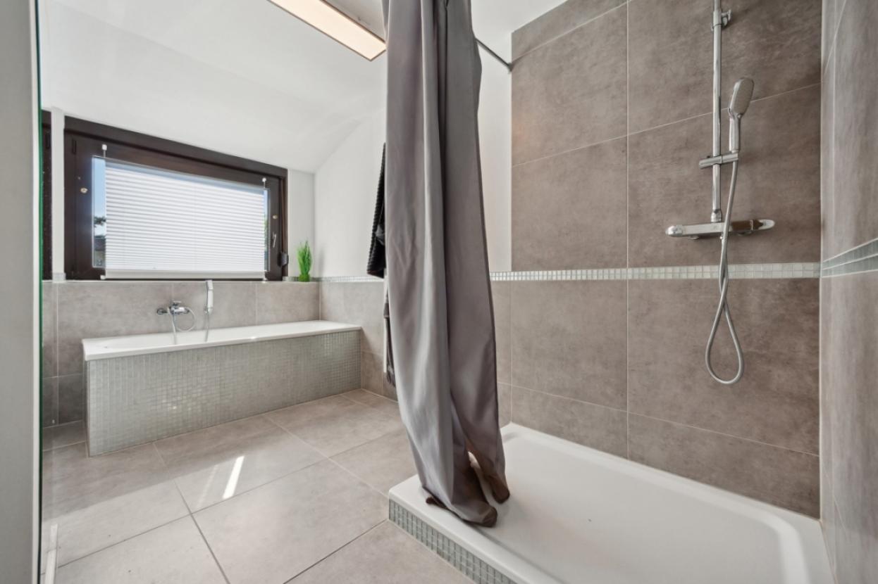 Badezimmer OG - Ansicht 2