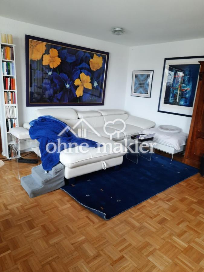 Empore  Fernsehen und Chillen