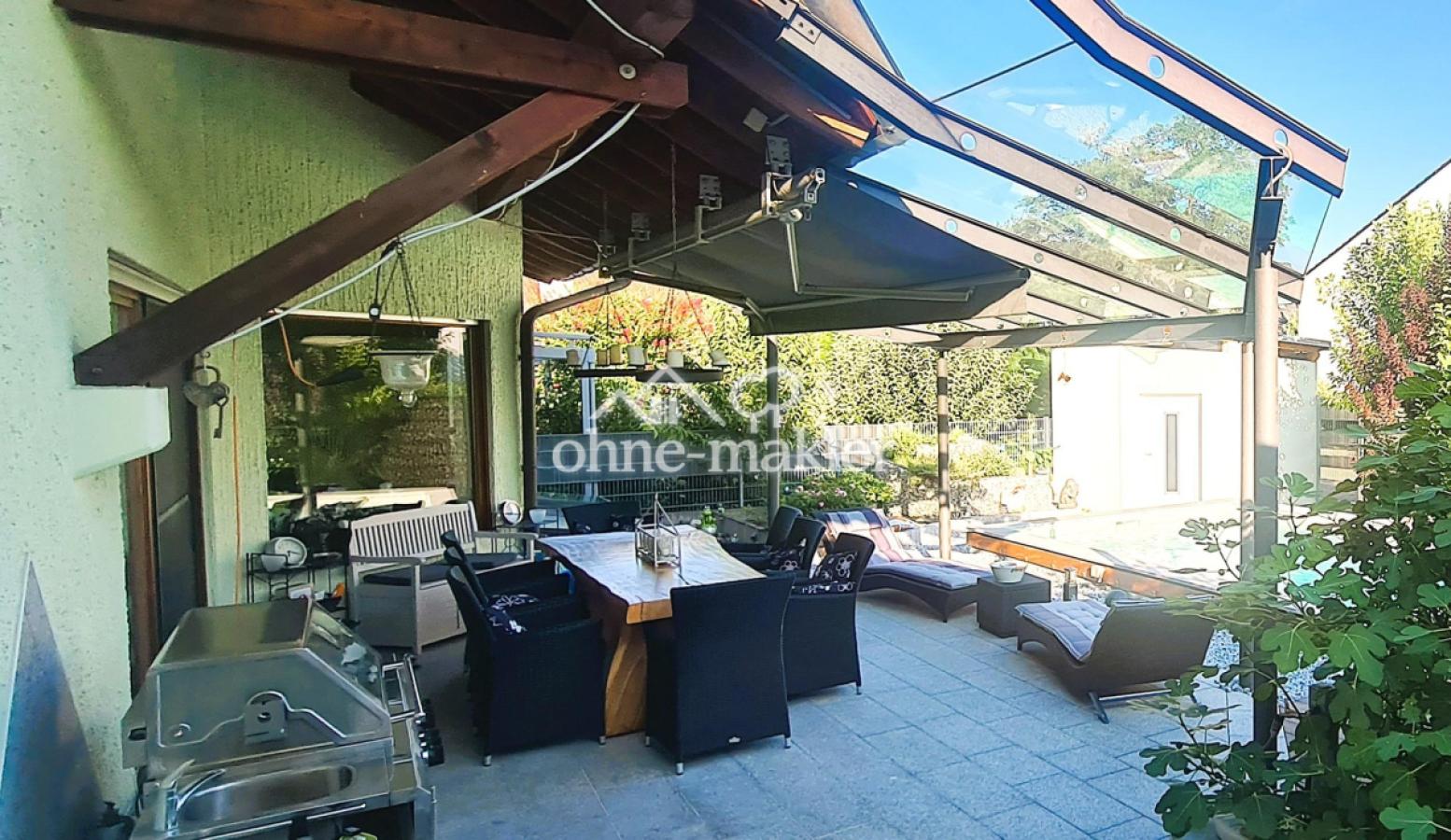 großzügige Terrasse