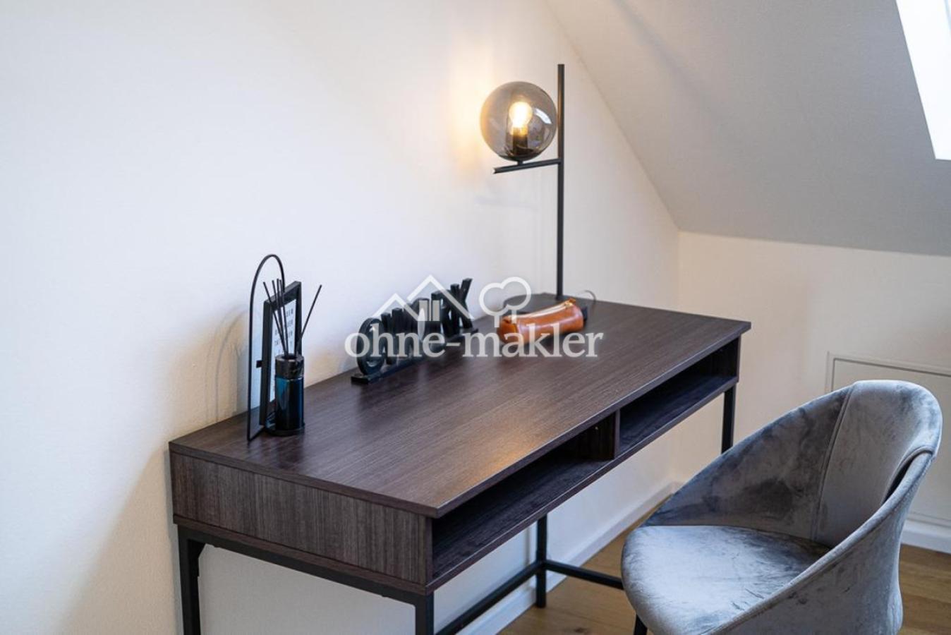 KINDER-/ ARBEITSZIMMER