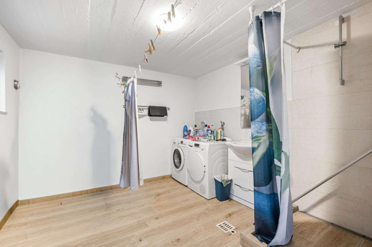 HWR mit Dusche im Keller