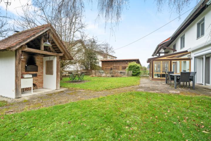 Garten mit Backhäuschen