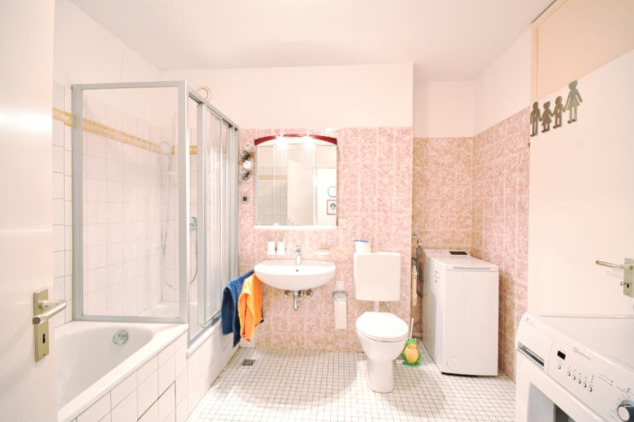 ...sowie Platz für Waschmaschine und Trockner