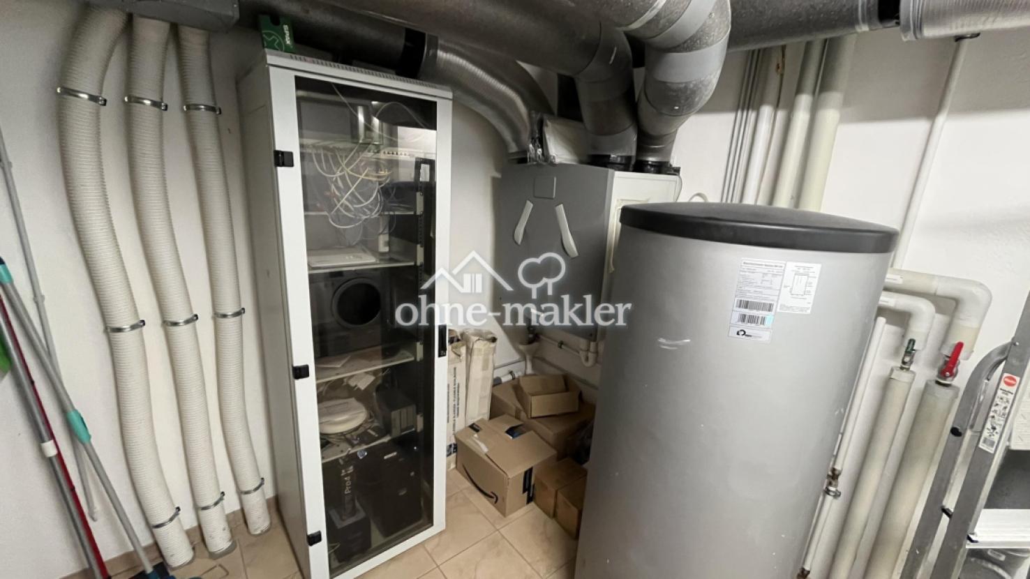 Technik UG - Serverschrank