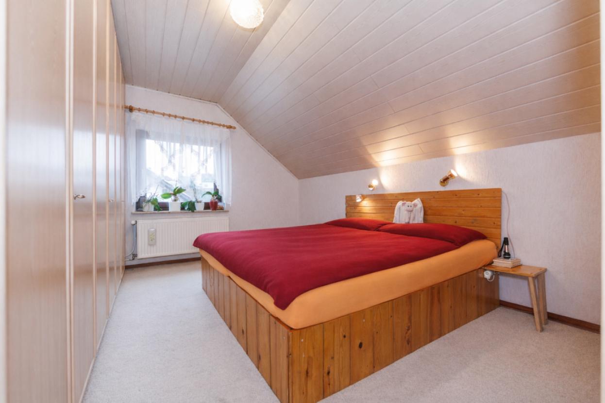 Schlafzimmer DG