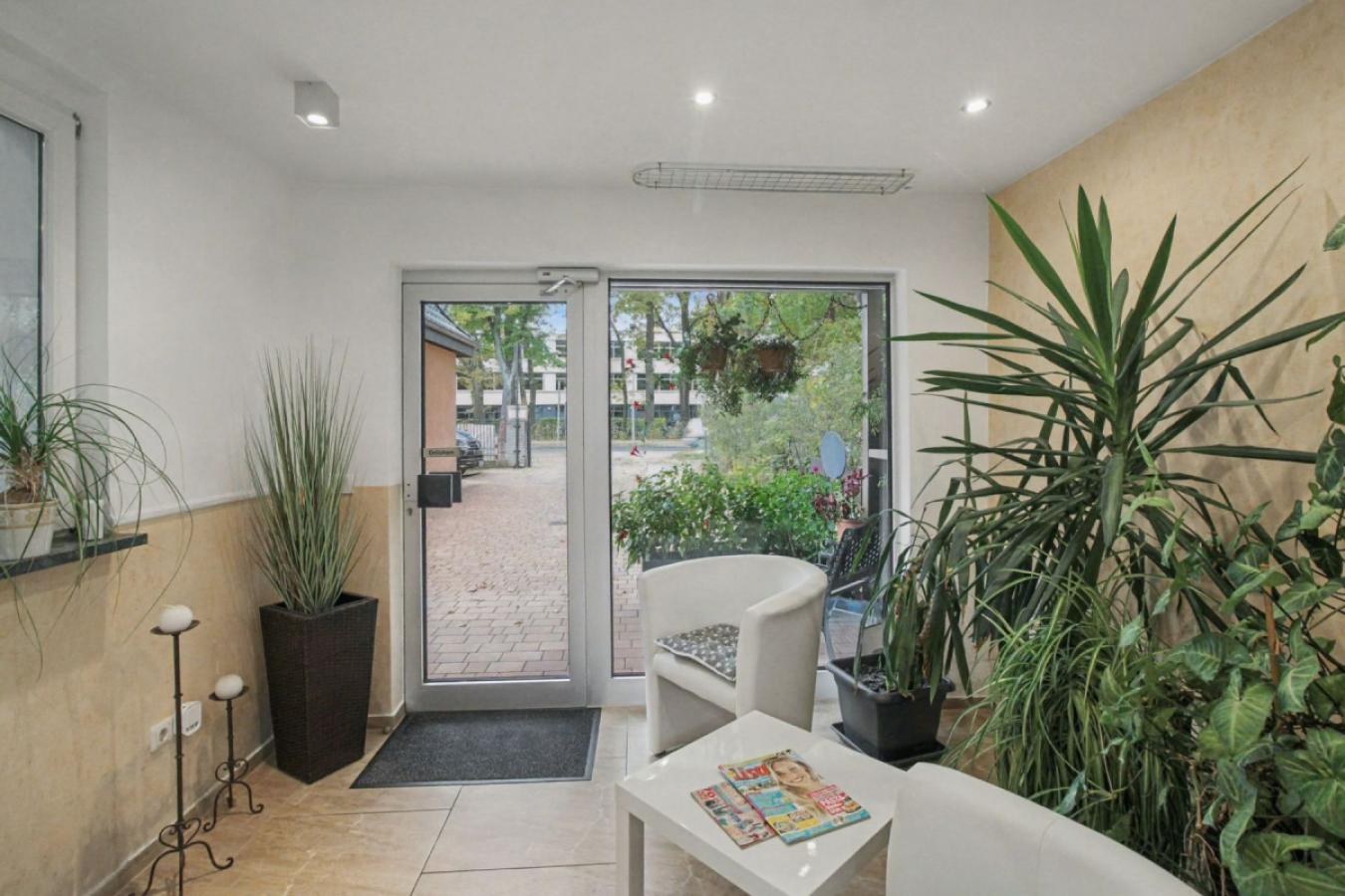 Gewerbeeinheit Kosmetikstudio Eingang